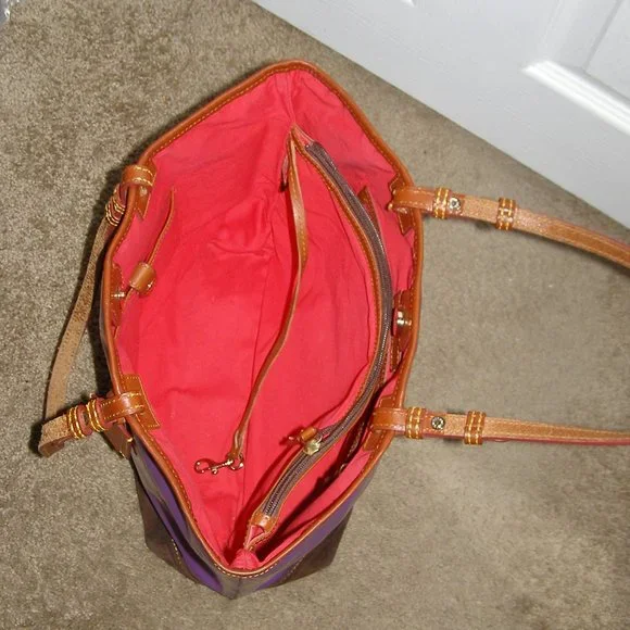 💜👜 Dooney & Bourke Purple Patent leather tote bag EUC - Picture 10 of 15